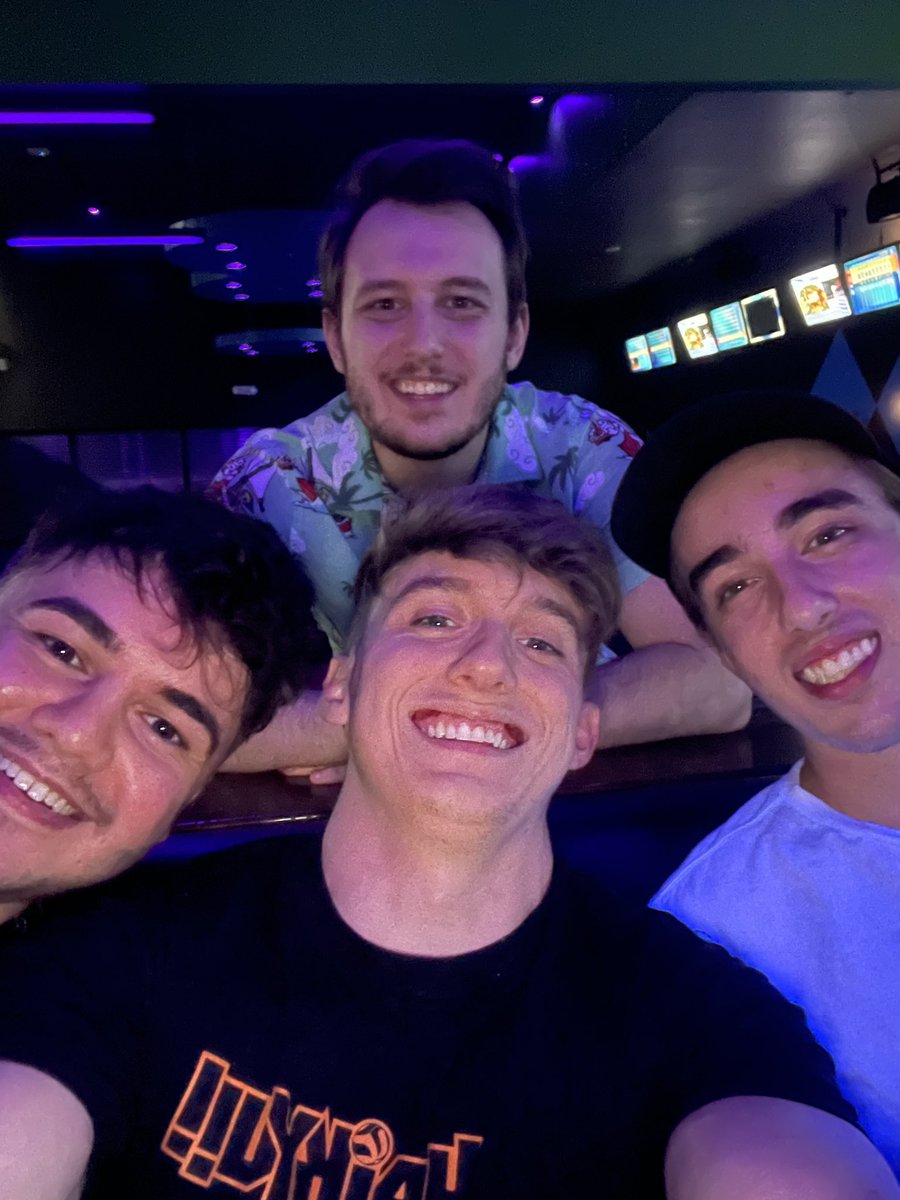 UnitedHayze's tweet photo. Boys https://t.co/iWg3Z9mmuL