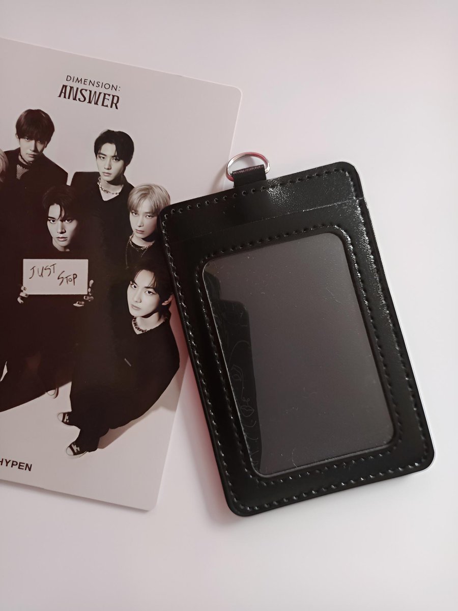 beadsbyjae_'s tweet photo. ꒰ wts | lfb | ph ꒱ — 🛒; #bdbjae_sells

Leather pc holder
   ╰ 30php only!

available colors:
  • black
  • white

🗒️: read carrd before transacting! https://t.co/9WyyrCsfH7