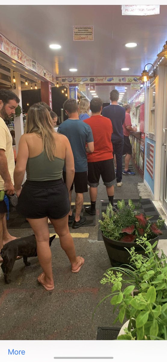 Өглөөний мэнд хөх толботууд минь .. Та бүхний амралт эм болог..
Өдрийн халуунд нуугдаж бгаад гарч ирж морожин идэх гэсэн бүгд бас над шиг бололтой 😂😂хар шөнө очёрлоод л 😜😜