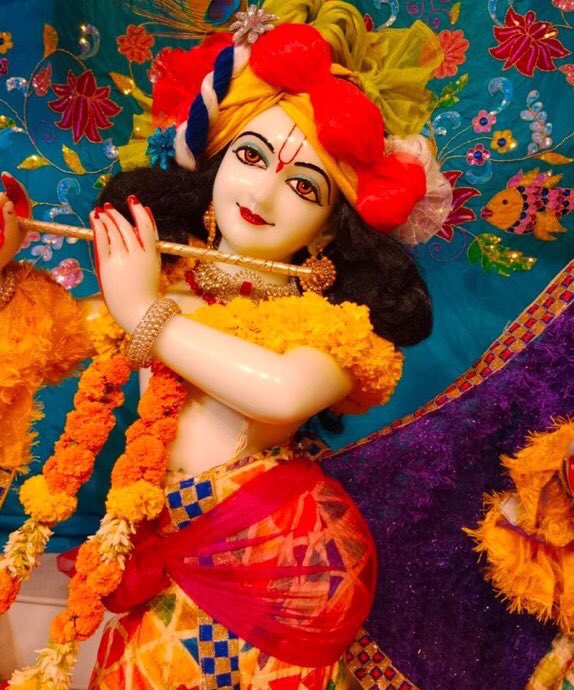 ज़िंदगी में हर कदम पे 
समझौता क्यूँ करें 

     शौक़ जीने का रखते हो 
      तो हर पल क्यूँ मरें
 🙏जय श्री कृष्णा 🙏