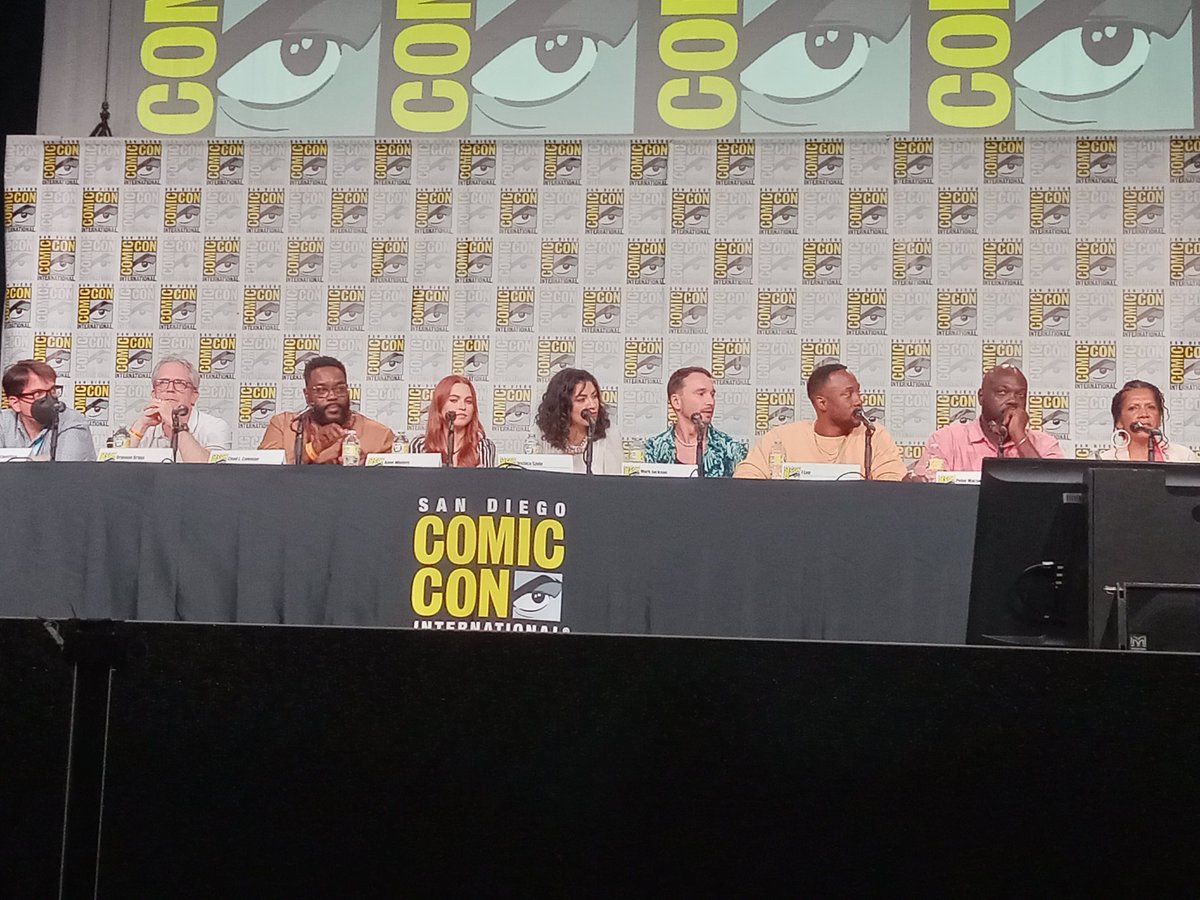 A few shots from #TheOrville's panel at @Comic_Con this afternoon
#TheOrvilleNewHorizons #SDCC #PeterMacon @jleefilm @markjacksonacts @PennyJJerald
