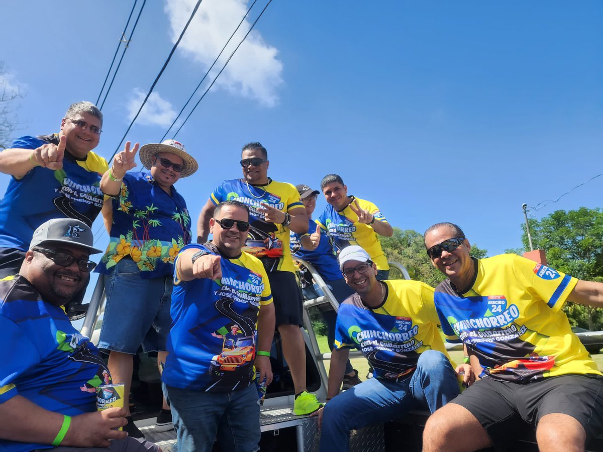 RepJorgeNavarro's tweet photo. Gracias al compañero @RepMemo2020 por la invitación al chinchorreo con El Guitarreño y compañeros @EddieCharbonier @WandaDistrito38 @Pdte_RodzAguilo @AngelMoreyRep @WilsonRoman20 @Narmito en el cual llevamos alegría y compartimos con la gente linda de Arecibo. https://t.co/rVUaaWhF7H
