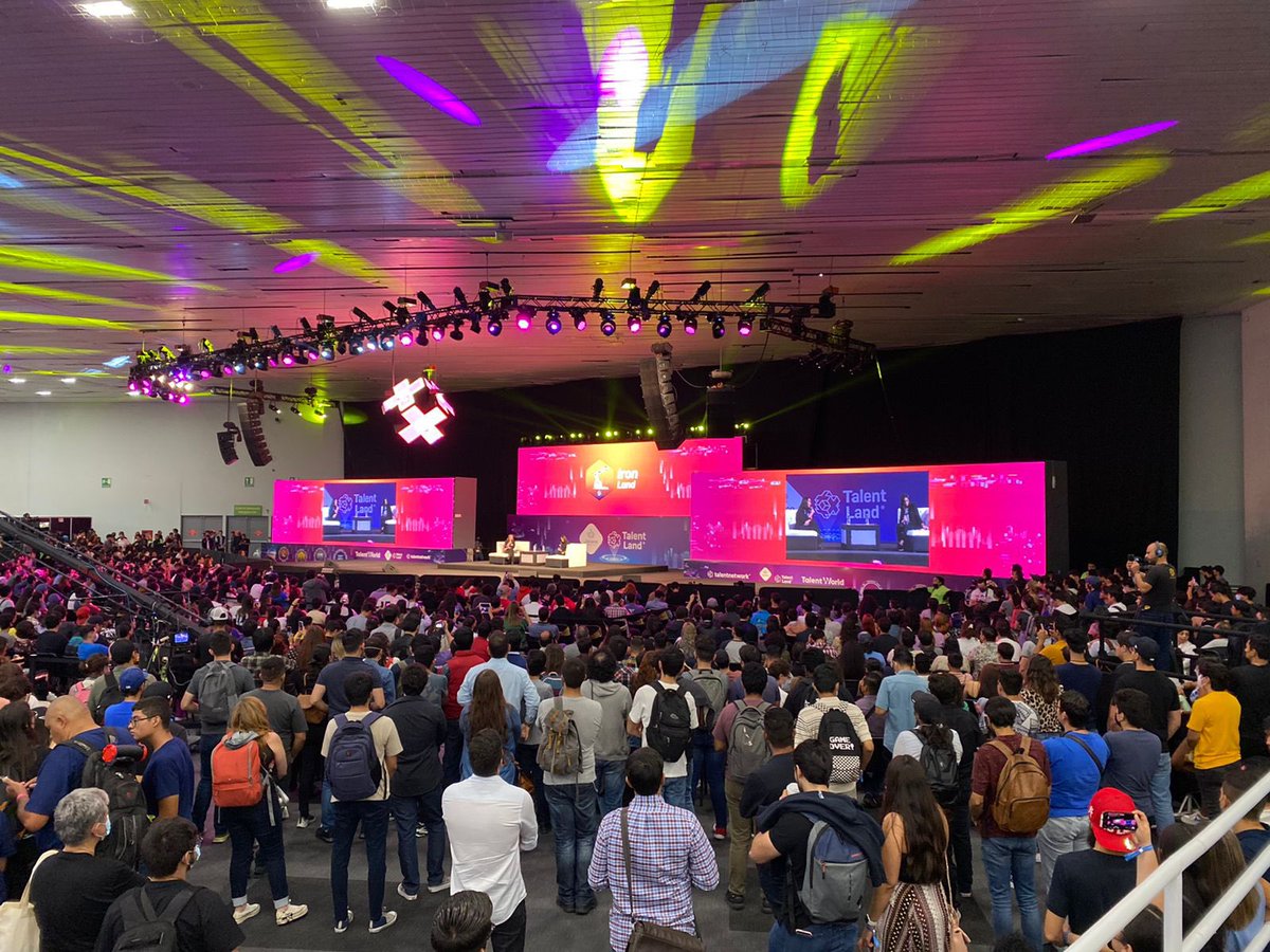 Jalisco, thank you! I loved sharing my experiences with you and cannot wait to see the next Tapatío in Space.

Jalisco, gracias!  Me encantó compartir mis experiencias contigo y no puedo esperar para ver al próximo Tapatío en el espacio.