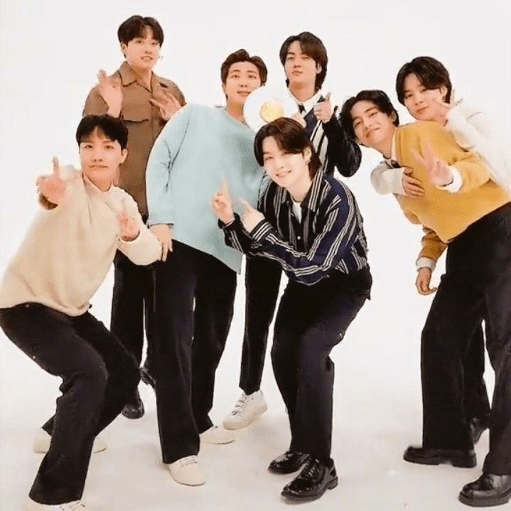 nanachayul's tweet photo. #btsdiamond
#btsdiamond 
We Love You, Always with you💜💜💜
BTS💜ARMY #아포방포
#theBestMoment #YetToCome_BTS https://t.co/X9vmLtC1D5