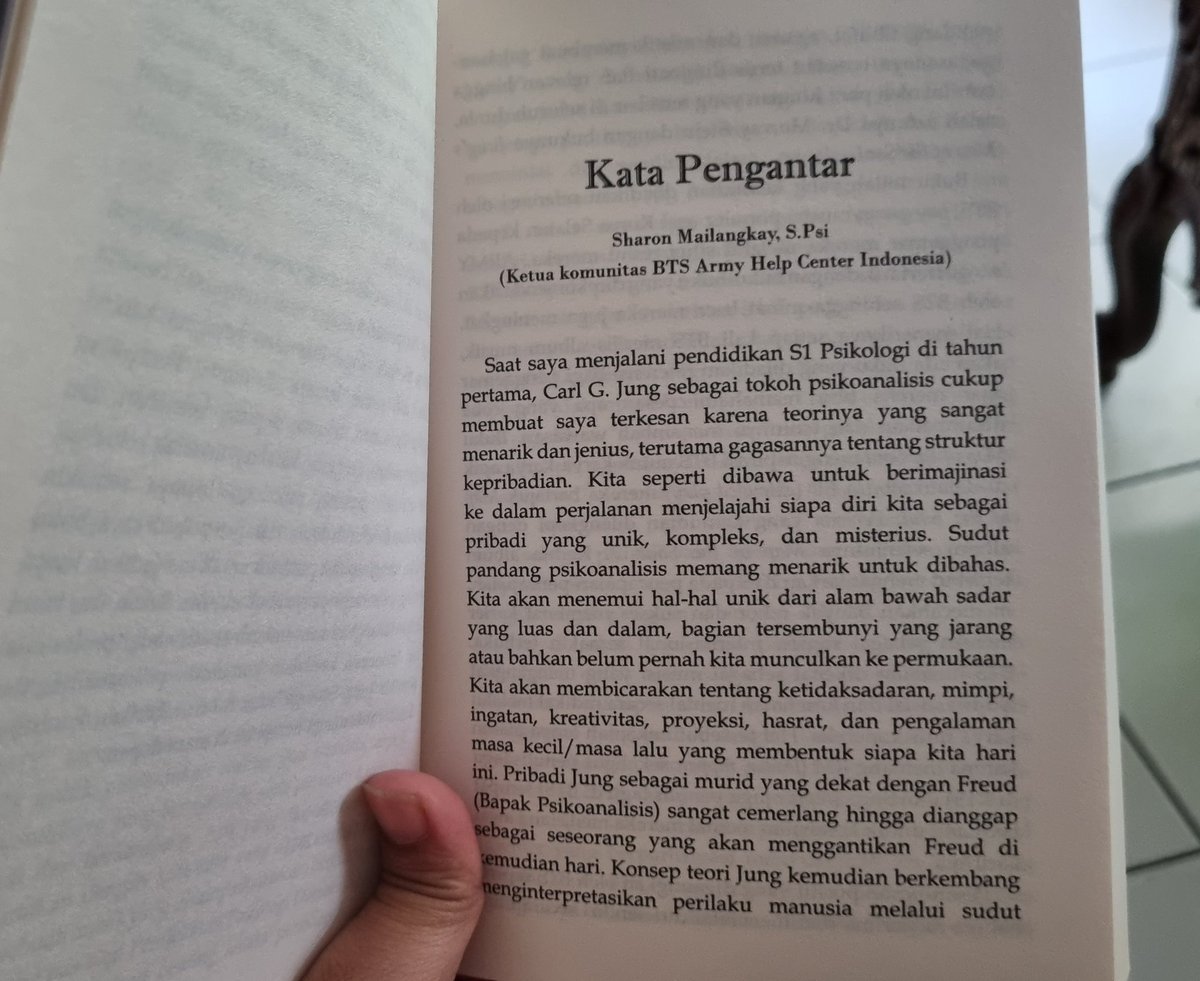 marinareads19's tweet image. Waah ada kata pengantar dari kak Sharon @BTS_AHC_IDN di buku MOTS7 ini juga.. makin ga sabar buat nyelesain buku ini 💜💜💜💜

@penerbitspring 
#springficationbookchallenge