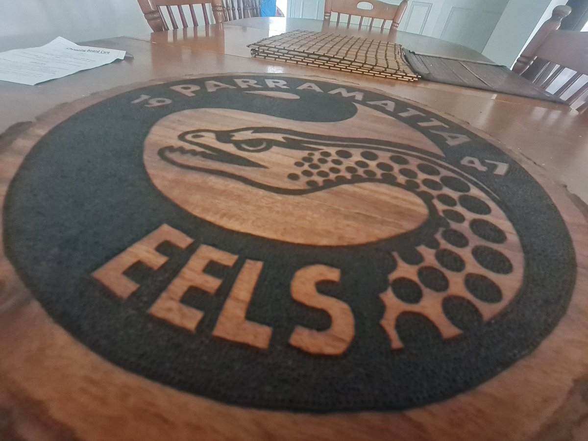 Jenkins93Chris's tweet photo. Friend of mine made me this custom burnt wood piece. I love it 😍 #parra #parradise #eels #parraeels #nrl @TheParraEels https://t.co/JqmkvSZb9q