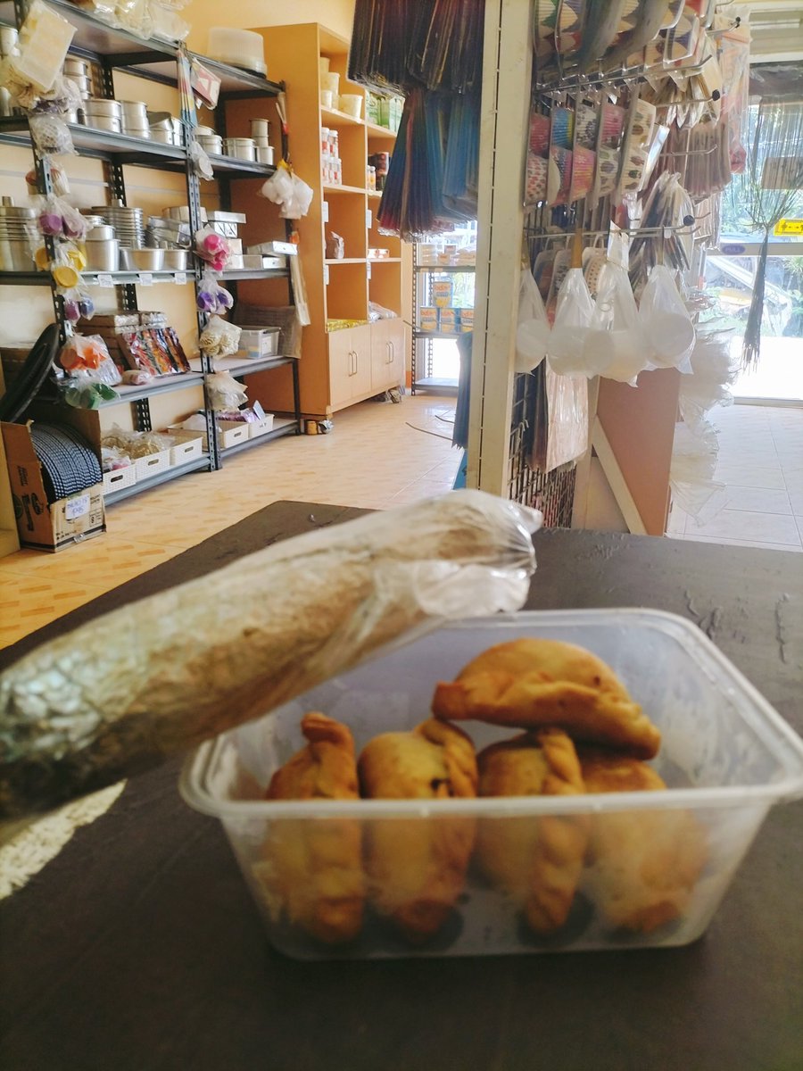 _blackHEART199's tweet photo. A surprised treats made by my Lola, Thank you Lola.🥰❤️
#Embutido #Empanada #LolasBoy https://t.co/PRLrjQs2k3
