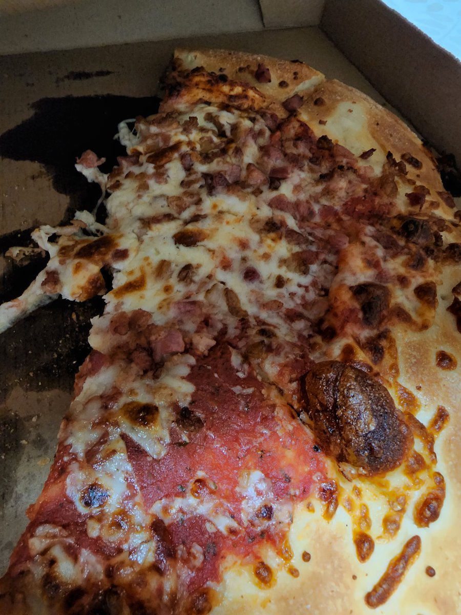 _Cindy_Br's tweet photo. @littlecaesars we mobile ordered a stuffed crust pepperoni pizza with wings and when I got home I discovered that they didn't give us that... they gave us a bacon pizza. Didn't go back since it's a bit far from where we live. https://t.co/kp2HxWqo79