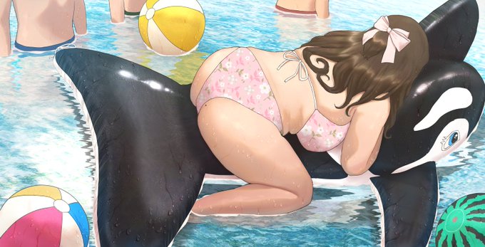 シャチフロートに乗るお姉さんの尻です🏖️ 