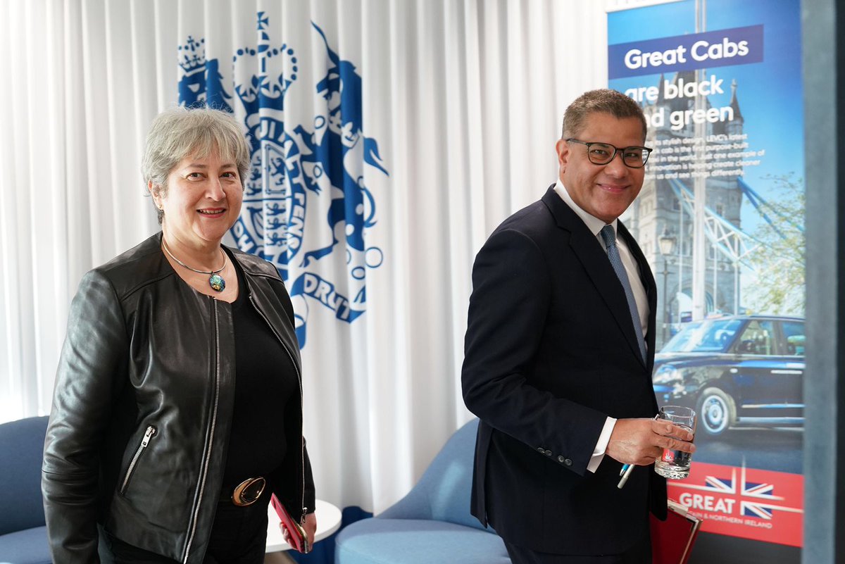 UK in Australia ๐ฌ๐ง๐ฆ๐บ (@ukinaustralia) on Twitter photo Welcome to Australia COP President, <a href="/AlokSharma_RDG/">Rt Hon Lord Alok Sharma</a>! ๐ฆ๐บ๐ฌ๐ง
He will meet ministers in the first week of the new Australian government as he continues to press for the delivery of the #GlasgowClimatePact. ๐ฑ
Read more ๐ gov.uk/government/newโฆ
#ClimateAction Welcome to Australia COP President, <a href="/AlokSharma_RDG/">Rt Hon Lord Alok Sharma</a>! ๐ฆ๐บ๐ฌ๐ง
He will meet ministers in the first week of the new Australian government as he continues to press for the delivery of the #GlasgowClimatePact. ๐ฑ
Read more ๐ gov.uk/government/newโฆ
#ClimateAction