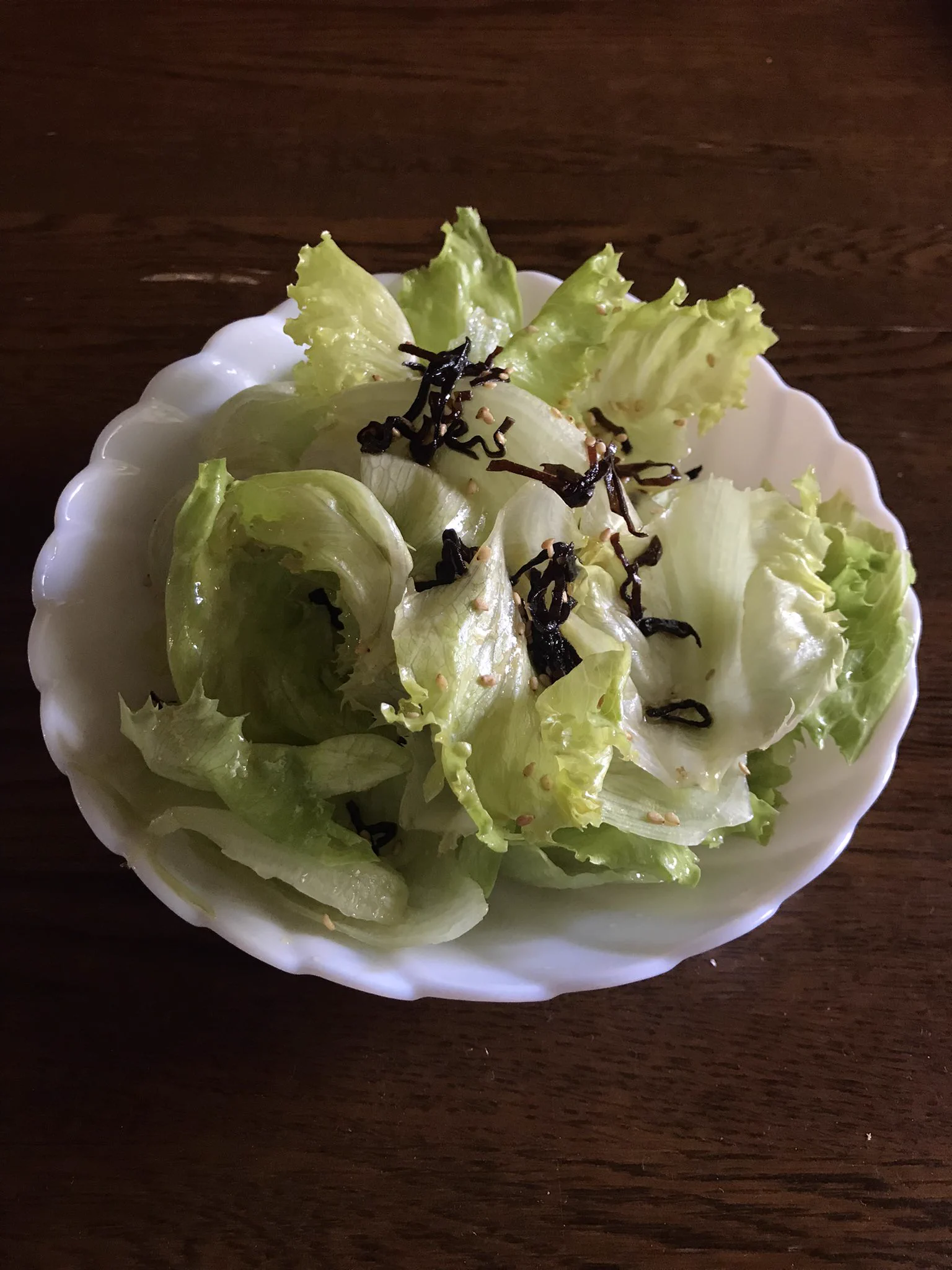 冷しゃぶ用のレタスが余ったからこのレシピで作って見たけどめちゃくちゃうまい！
そして本当にスーパー行ったらレタス激安でびっくりした。  
