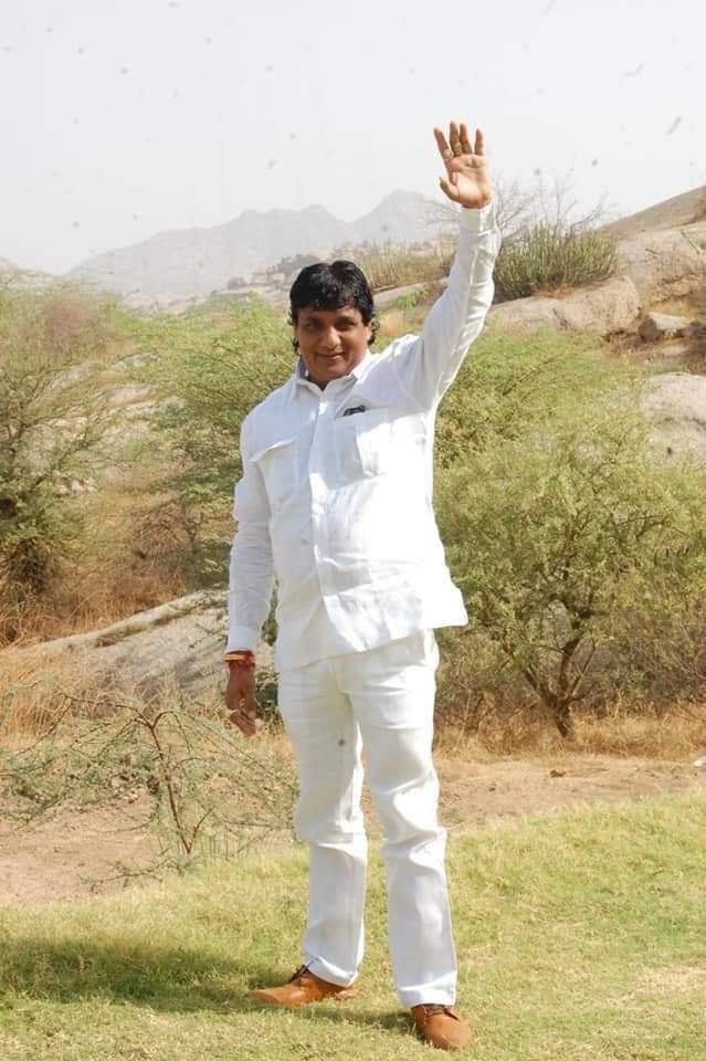VijayPariharBJ1's tweet photo. पाली शहर नगर परिषद सभापति प्रतिनिधि श्री राकेश जी भाटी को जन्मदिन की बहुत-बहुत हार्दिक बधाई व शुभकामनाए।
#पाली
#नगर_परिषद_पाली
#राकेश_भाटी
#ghanchi @VasundharaBJP @DrSatishPoonia @Bjpkm4pali @bjpkm4kisan https://t.co/YN6td0oQkY
