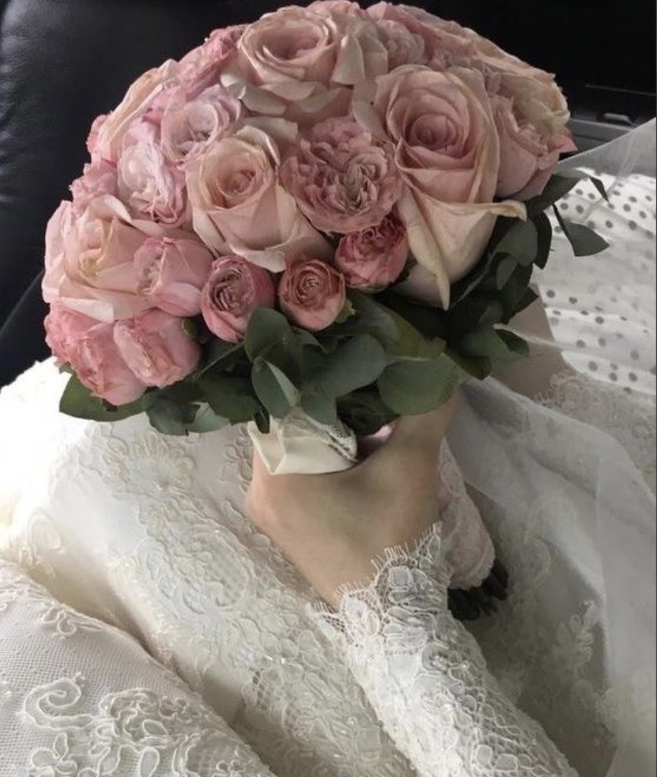 sabbykongsi's tweet image. To all bakal pengantin out there, this one for you 🫶🏼

Because I found A LOT of beautiful hand bouquets for your big day at @ShopeeMY!👰🏻‍♀️💐

Save, bookmark and like for future references! 🤍
— the thread