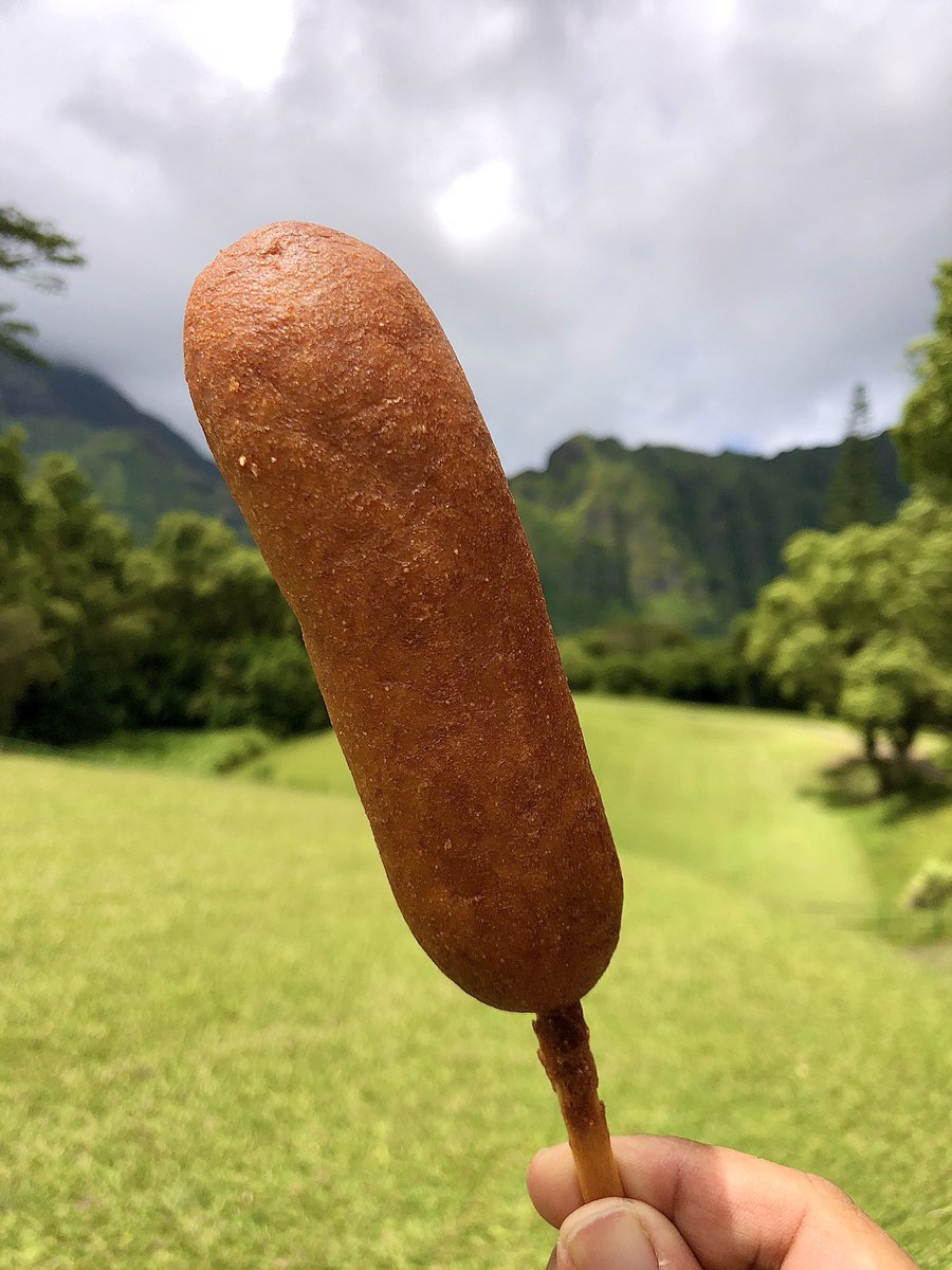 marks808's tweet photo. Today’s golf snack! #dontjudge #corndog #golfsnacks https://t.co/QJcgJmgjd4