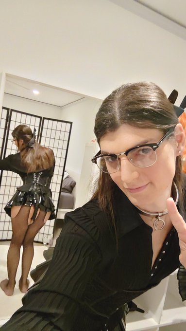 Another night... Another excuse to be a hoe 😜 https://t.co/Dq6FrrcLuK