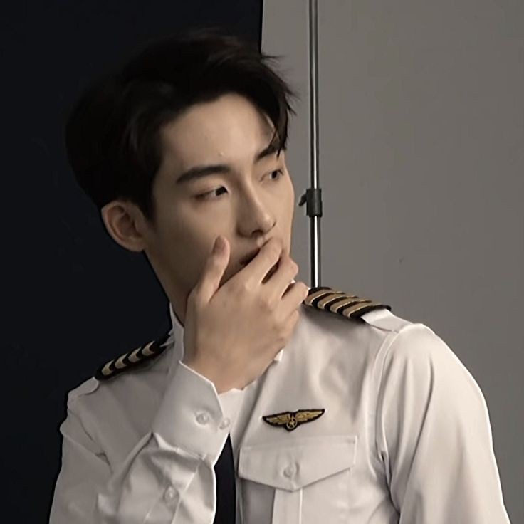 wwfolder's tweet photo. winwin pilot era hits different ✈️👨‍✈️ https://t.co/XCnarLPxAQ