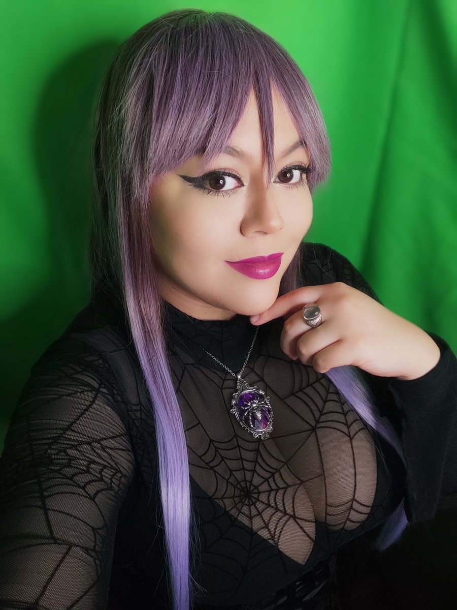 Rocket_Revy's tweet photo. Empezamos stream en Twitch en 10 mins! Espero verte ahí! XOXO Revy 💋#twitch #twitchstreamer #twitchafiliate #twitchlatam #latinastreamer  #streamerpequeño #razerkraken https://t.co/cro5MDN7mj