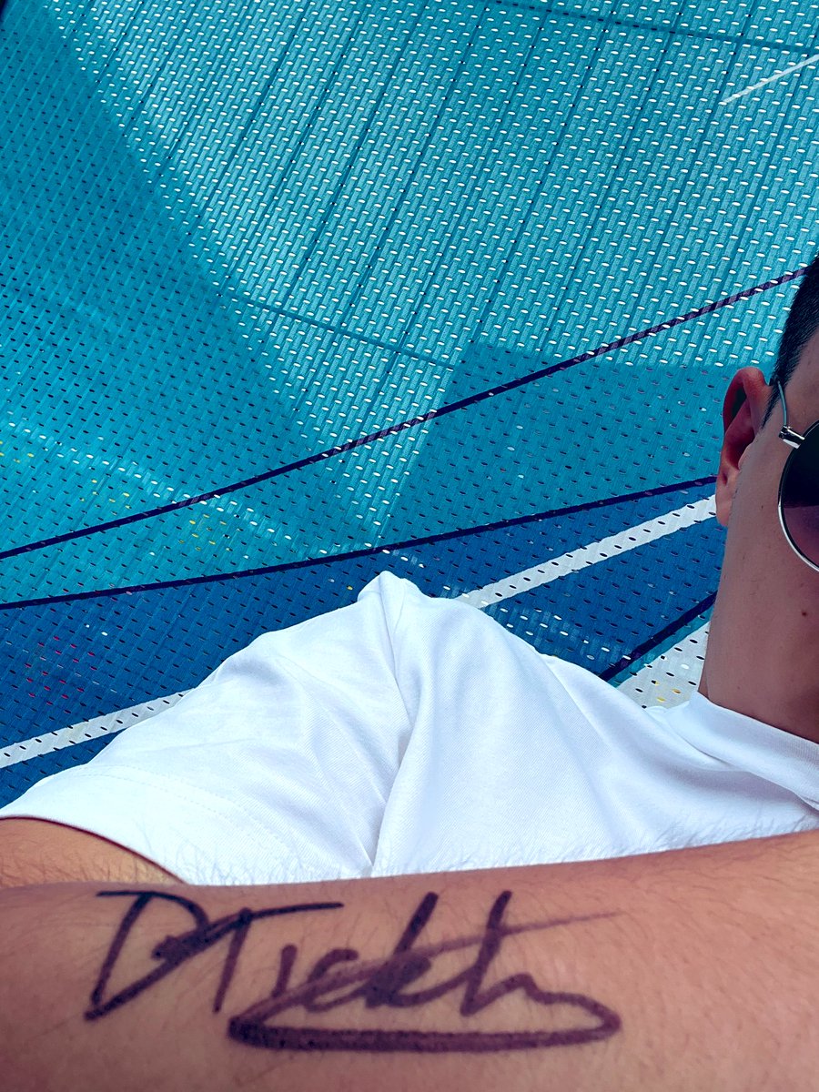 cheers for signing my broken arm mate, massive fan! <a href="/DanTicktum/">Dan Ticktum</a>