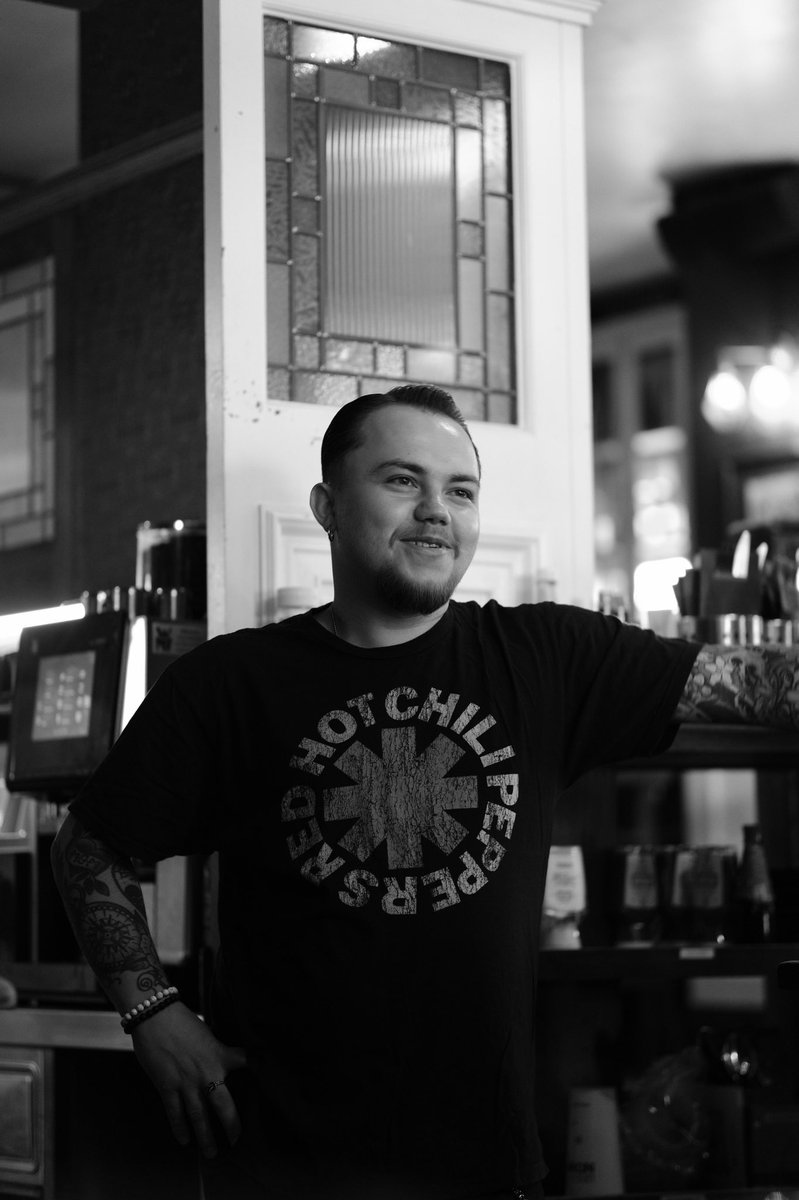 herakles_photo's tweet photo. So these are tests of my new Sigma 56mm f1.4 .
This lens is amazing
#sigma #fujifilm #fun #lenstesting #brussels #bartenders #56mm https://t.co/wr81hUEqPK