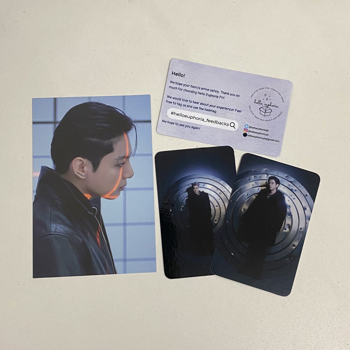 myyoujungkook's tweet photo. my jungkook compact postcard is home ♡ 
thank you so much for the smooth transaction and for my vhope freebies, @helloeuphoriaph ☻#helloeuphoria_feedbacks https://t.co/a9uqSj8snm