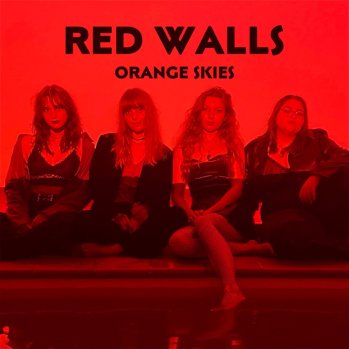 Our first single "Red Walls" is OUT TODAY!! Go listen and have fun!🌹❤️
distrokid.com/hyperfollow/or…

#orangeskies #redwalls #single #newmusic #newinrock #rockmusic #womeninrock #drums #guitar #bass #vocals #rocknroll #music #girlband #vie