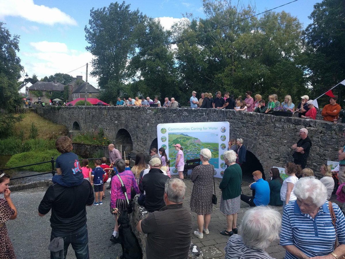 GeraghtyWIT's tweet photo. Ballinderry Beo Festival in Tipperary and the opening of the Ballyfinboy River Walk. @RuairiOConchuir from the @WatersProgramme giving a performance for the ages with local children. Fantastic community engagement. Up Tipp! https://t.co/8TniTRGMqJ