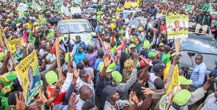 EmmaKE_100's tweet photo. Kitale is locked, Grand entry RN is 🔥
#WesternDeclaration https://t.co/nECPw9tVph