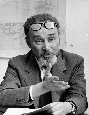 Moonlightshad1's tweet photo. "Come nascono i lager?
Facendo finta di niente".

Il 31 luglio di 103 anni fa nasceva a Torino Primo Levi. https://t.co/pxNI6ZaqNd