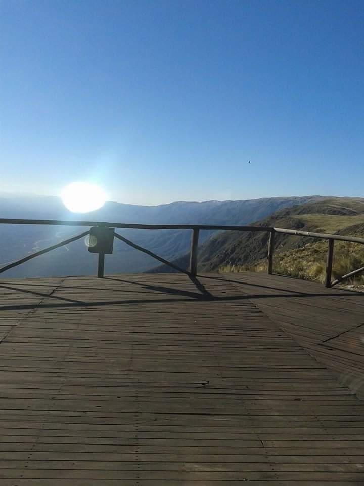 FabianaEscriba1's tweet photo. #EsteFinde saludos desde Catamarca. Cómo todos los domingos con TN un abrazo chicos. Abrazo Argentina 💪Santi me encantan tu vestuario en los 8 escalones sos un genio! Fabi Escribano. les mando una fotito de lo alto del Portezuelo!! De mi bella provincia https://t.co/Fe8AX5a69X
