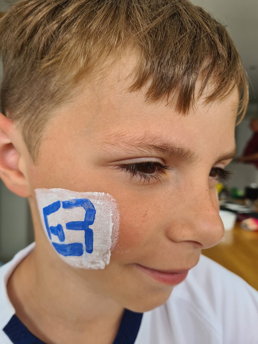 Laura Hing tweet media