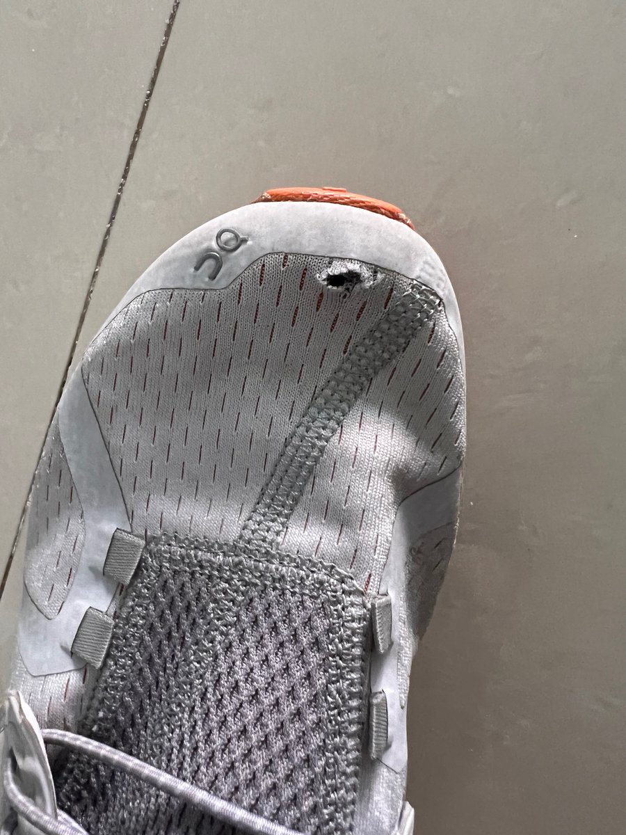 ChelseaTheCop's tweet photo. @on_running I've had the shoes for 4 months and this isn’t covered by warranty?? For $130 y’all need to do better 🙄 never buying again and will make sure my friends don’t either lmfao https://t.co/zMXOzXCcJ4