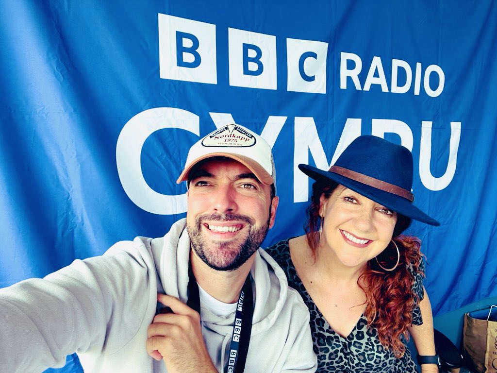 RealShanCothi's tweet photo. @RhiannonTanlan di galw i’n gweld ni yng nghanol diwrnod bishi @ceredigion2020 @BBCRadioCymru 👍⭐️💃 https://t.co/swJZkDAOPb