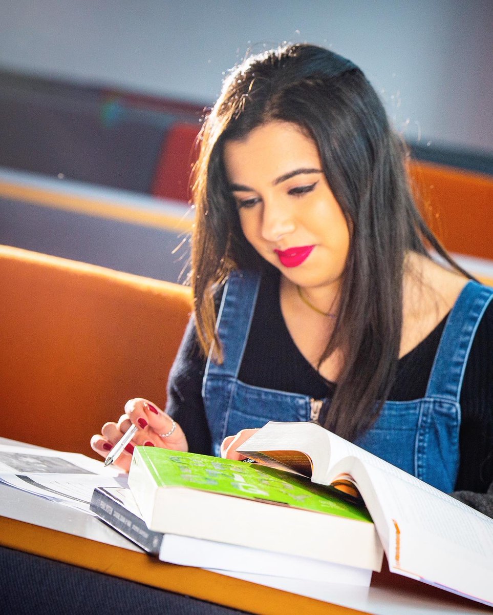 University of Derby video &amp; photo shoots 📸 

Had so much fun being part of the new <a href="/DerbyUni/">University of Derby</a> marketing campaign as a <a href="/DerbyUniAlumni/">Derby Uni Alumni</a> 🙌🏼

#Derby #DerbyUni #Marketing #Alumni