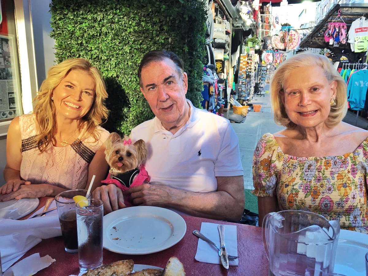 monicamoralestv's tweet photo. Celebrating July Birthdays with dear friends! #lovecancers #loveleos #nyc #newyorkies Even my dear fur baby Mochi! https://t.co/282ehKsz2Y
