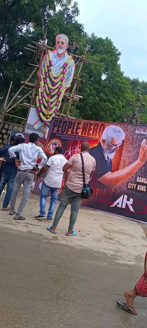 Pradeep_a45's tweet photo. Celebration Starts Everywhere 😍
Bengaluru #ThalaFc on🔥🔥

#Ak61 #AjithKumar #30YrsOfAJITHISM #Ajithkumar𓃵 https://t.co/CoinOlVHU7