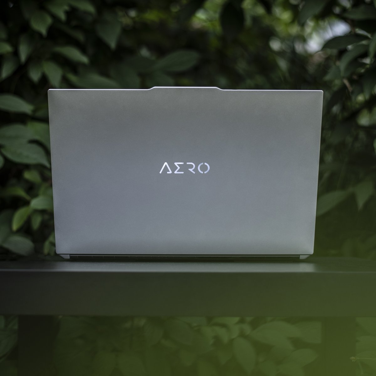 GIGABYTE_DE's tweet photo. Starten Sie Ihre Kreativitรคt รผberall mit AERO 16! AERO Laptop - Geschaffen fรผr Designer.
https://t.co/i7x9A2rjv2
#ElevateYourVision #DefineYourVision #GIGABYTE #AERO16 #intelgen12 https://t.co/dpibQ30bxY