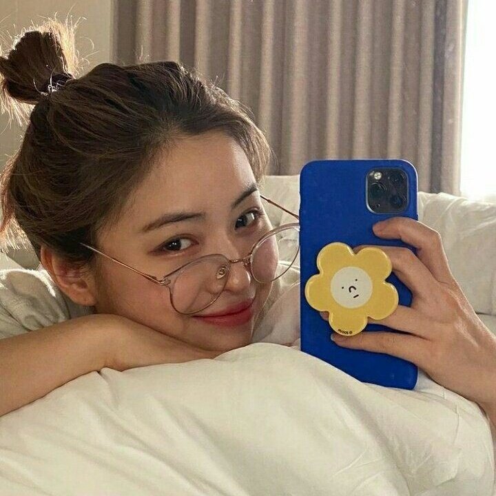 bayi aku nempel kasur terus, belum mandi mandiiii