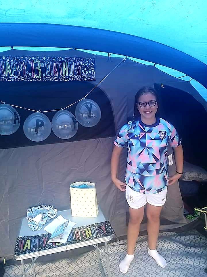 smithy481's tweet photo. So my niece is officially a teenager,happy 13th birthday Lily-Rose &amp; the best present she could wish for would be a @Lionesses win
Please could we get any birthday wishes from her faves @ellsbells89 @LucyBronze @bmeado9 @ellatoone99 @alessiarusso7 @RachelDaly3 @JillScottJS8 https://t.co/Jw127mys85