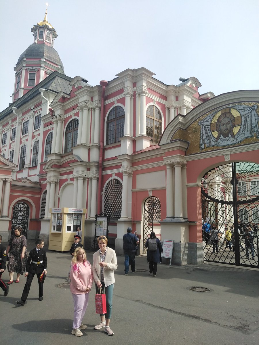 ChaoticNina's tweet photo. Aleksando-Nevskaya Lavra. Anne and Ann visited this church.They didn't practise to learn a new language yet, so they didn't understand a word in prayers. 
#GentlemanJack #AnneLister #AnnWalker #savegentlemanjack  #annelisterpilgrimage #followingannelister #AnneListersteps https://t.co/n92UGCIAML