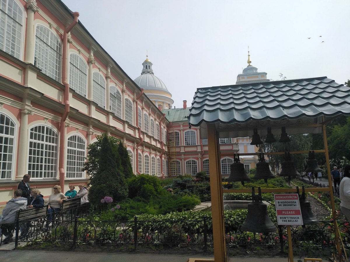 ChaoticNina's tweet photo. Aleksando-Nevskaya Lavra. Anne and Ann visited this church.They didn't practise to learn a new language yet, so they didn't understand a word in prayers. 
#GentlemanJack #AnneLister #AnnWalker #savegentlemanjack  #annelisterpilgrimage #followingannelister #AnneListersteps https://t.co/n92UGCIAML