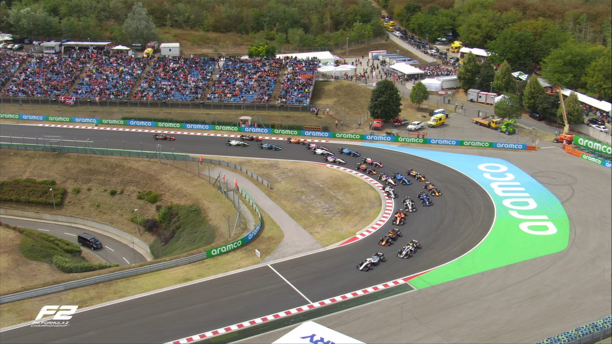 LAP 1/37 Pourchaire moves into P2, Iwasa takes P3! Armstrong continues to hold strong in P1 💪 #HungarianGP #F2