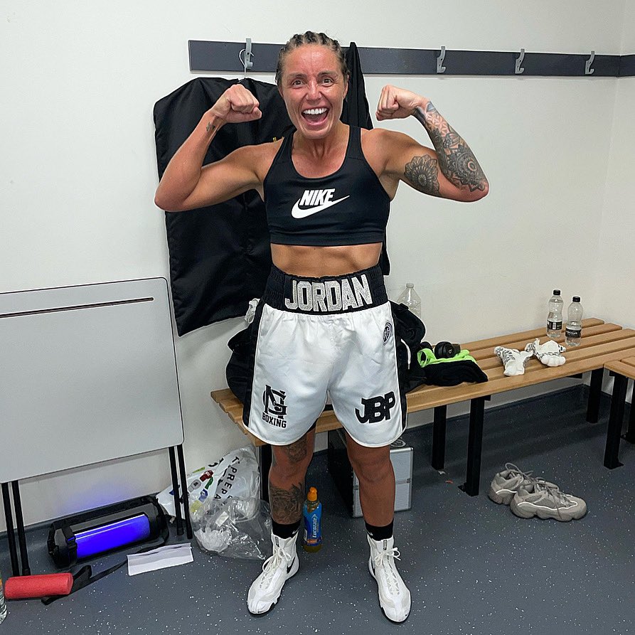 jordanbarkerp's tweet photo. NEWCASTLE yous blew the roof clean off. 5th round stoppage on the big stage. Told you I’d bring a lil bit of spice. 🌶 #TEAMJBP https://t.co/k5OTrjdCbS