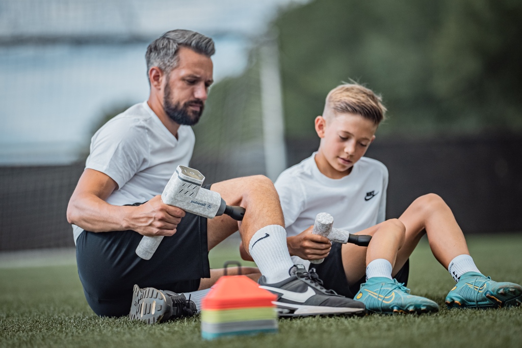 Like father, like son. #IgniteYourPower on and off the pitch ⚽⁠

pulseroll.com
⁠
#pulseroll #soccersunday #massagerecovery #massagegun #footballtraining #footballacademy #trainingmode