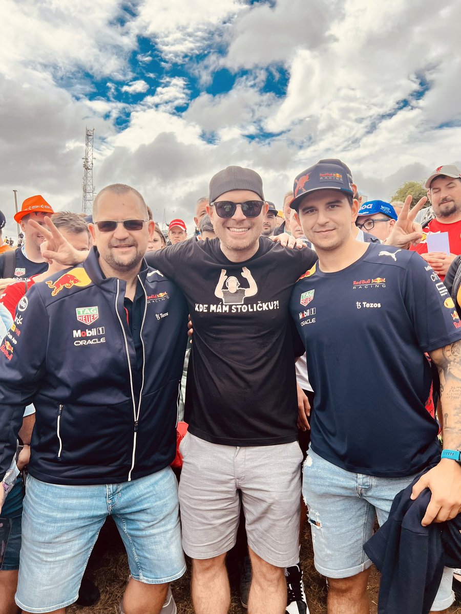 Hanylibor's tweet photo. Mission completed✅ Moc díky @StevoEisele za skvělé zážitky v @F1 (jak v televizi, tak přímo na okruhu)! Bylo skvělé Vás poznat i osobně!🤩😍 #HungarianGP #ToCoBolo #KdeMamStolicku #F1 https://t.co/jx1ASH71MU