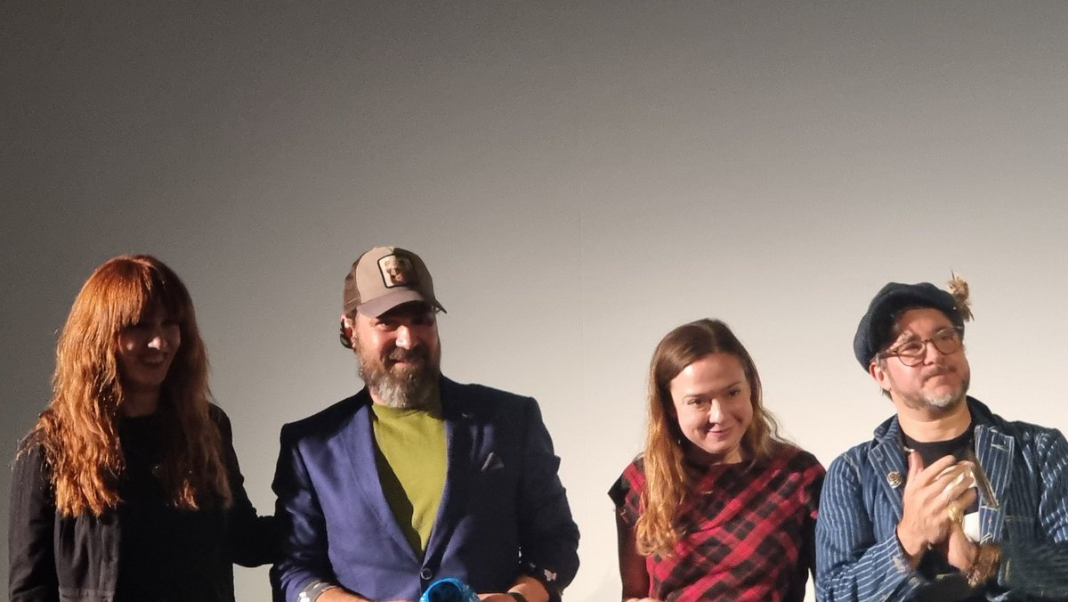 Awesome stuff yesterday and having to see a sneaky 12 min footage from season 2 of @GangsOfLondonUS , no spoilers but @corinhardy , <a href="/OrliShuka/">Orli Shuka</a> and <a href="/ShukaEri/">Eri Shuka</a> have definitely taken the show to the next level🙌👏🔥🎞📽📺