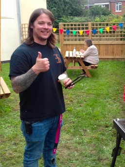 TwoSaintstoday's tweet photo. One of our services in #Portsmouth held a yummy barbecue enjoyed by both staff and clients - great for helping to improve mental health by getting outside and socialising. 

#RebuildingLives
#Endhomelessness
#preventisolation
#mentalhealthsupport https://t.co/ias5RrImYT