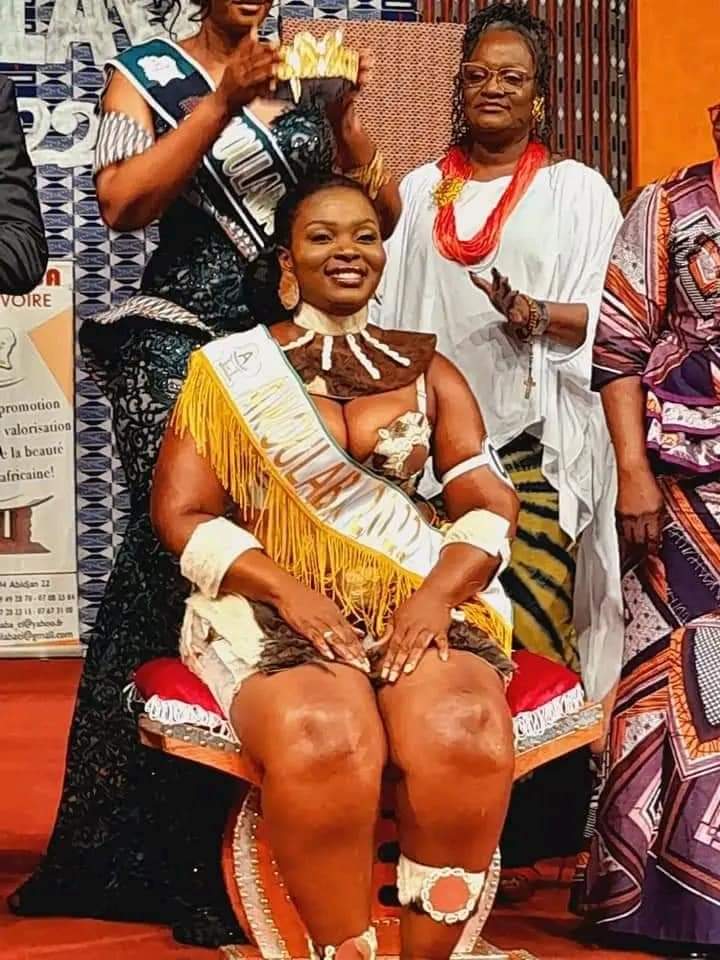 actionfemmes's tweet photo. #Genre_et_Pouvoir
Couronnée notre reine Ivoirienne #Africaine #AWOULABA ce 31/07/22
#Mafata_Berete d'Adjame mère de 06 enfts élue Awoulaba @civ225 Félicitations femme Noire #JIFA
Médiatisée cette journée en disant #Stop aux discriminations faites aux femmes et aux filles ! https://t.co/RcwXH9oj85