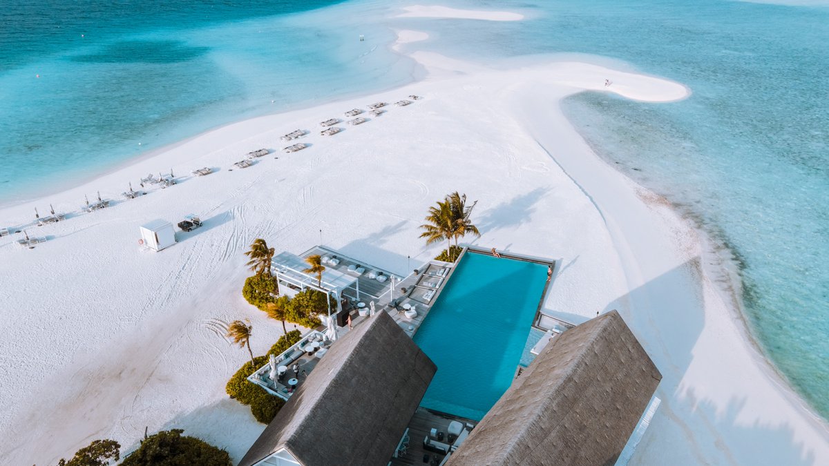 Four Seasons Resorts Maldives tweet media