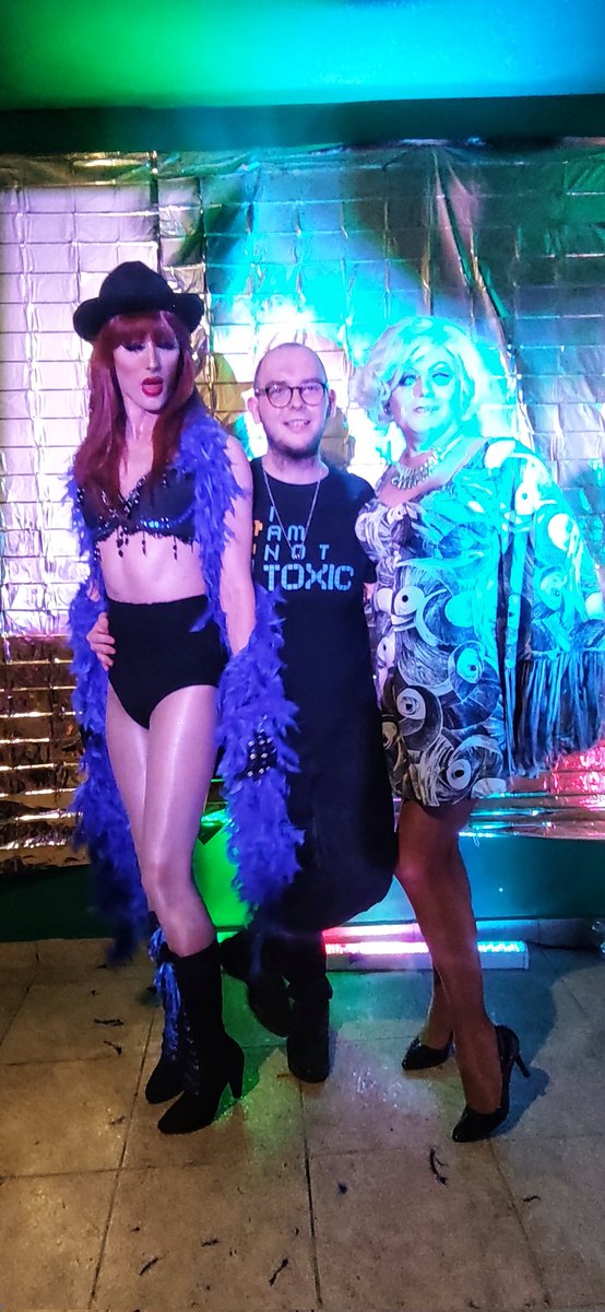 adas_johny's tweet photo. Wczoraj byłem na pokazie #draqqueen w Toruniu. Było wspaniale. Fot. @ilonapisze https://t.co/FJpILI7Clz