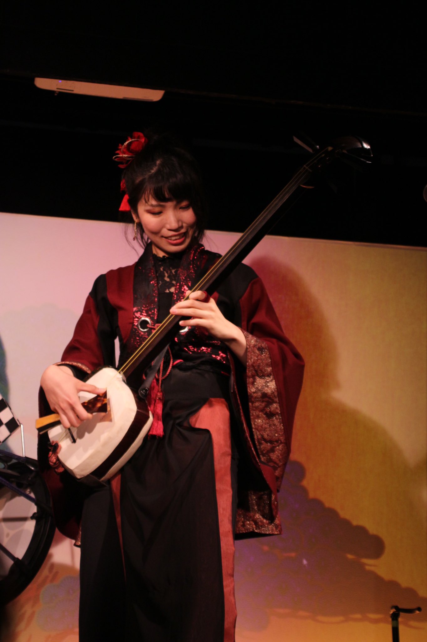 なおち つきいち7月ゲストの染行エリカさん めっちゃお久しぶりでした やっぱり染行さんの三味線の音色大好きやった 三味線の音色の振り幅が凄くてかっこいいし 歌声も素敵やったし いっぱい可愛かった T Co Pwlnsj6tge Twitter